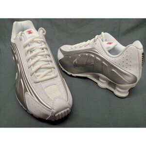 Nike Boys Shox R4 (GS) Sneakers Silver White Size 4 NEW NO BOX!